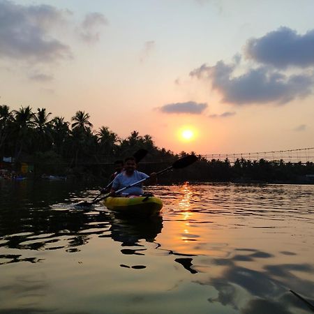 Hangout Kalyanpur Экстерьер фото