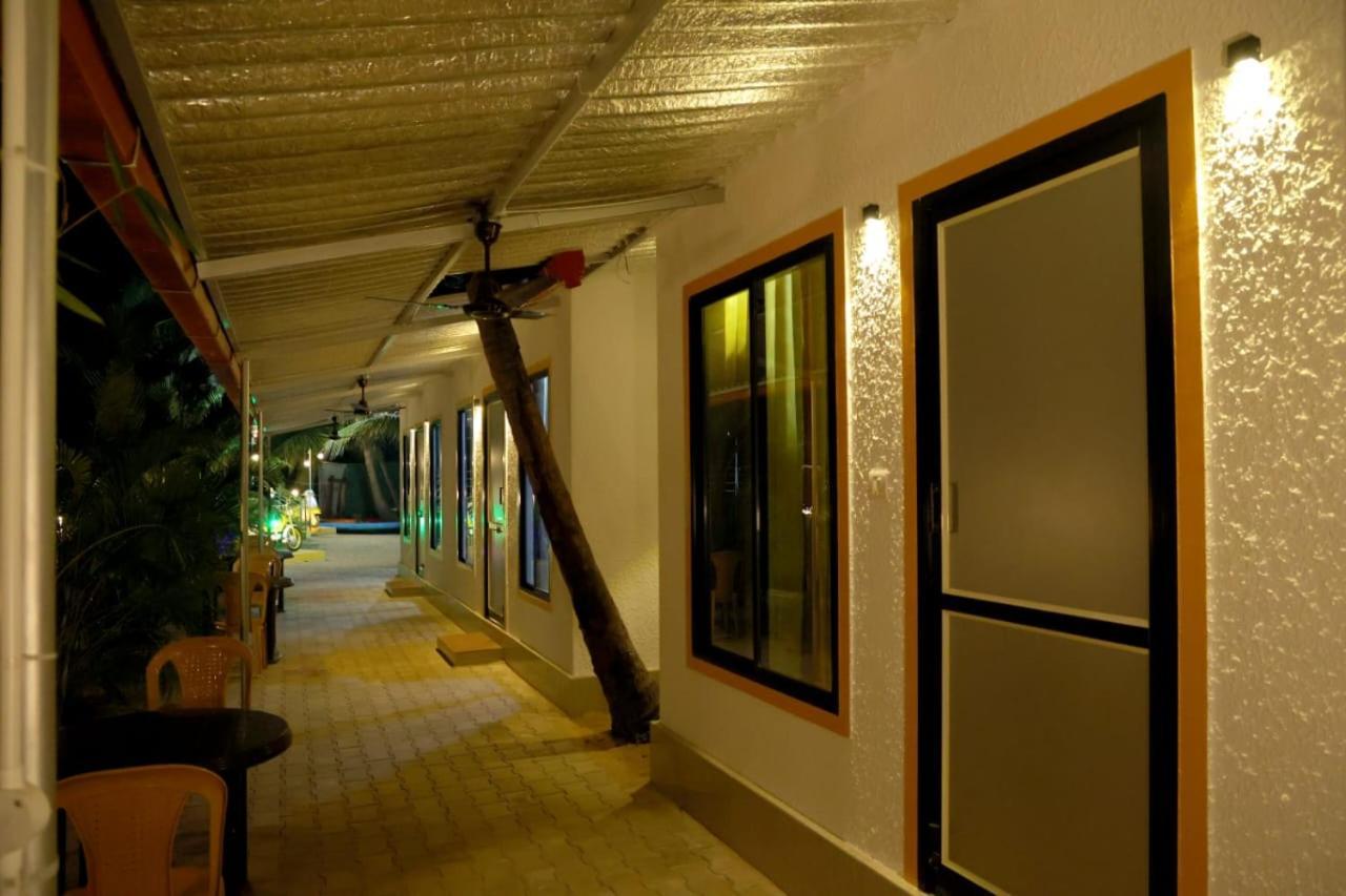 Hangout Kalyanpur Экстерьер фото