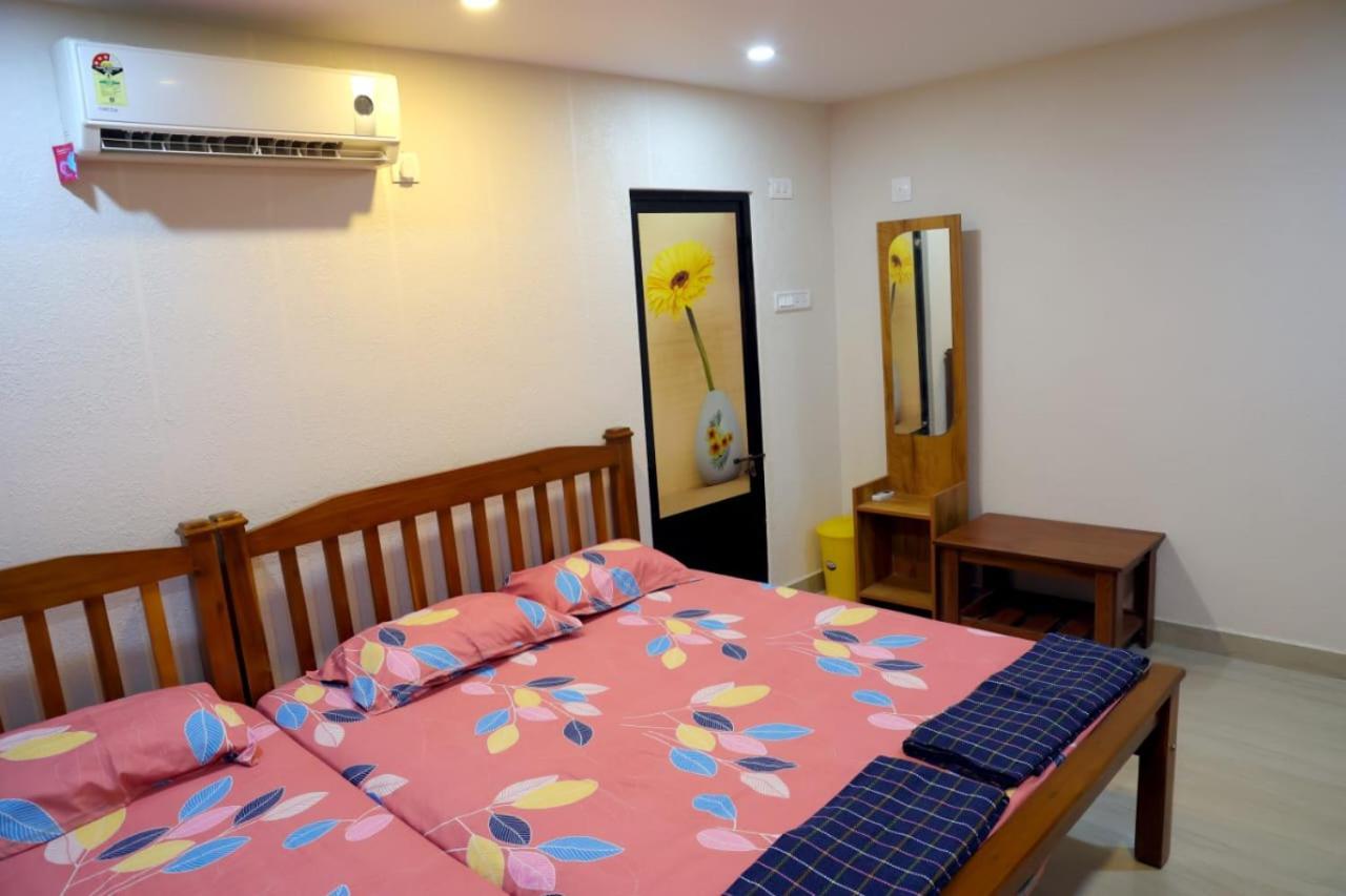 Hangout Kalyanpur Экстерьер фото