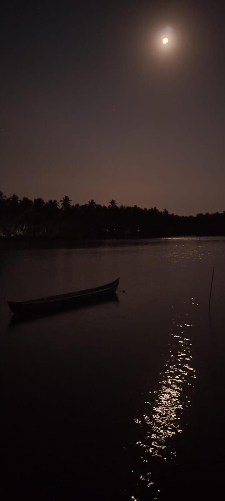 Hangout Kalyanpur Экстерьер фото