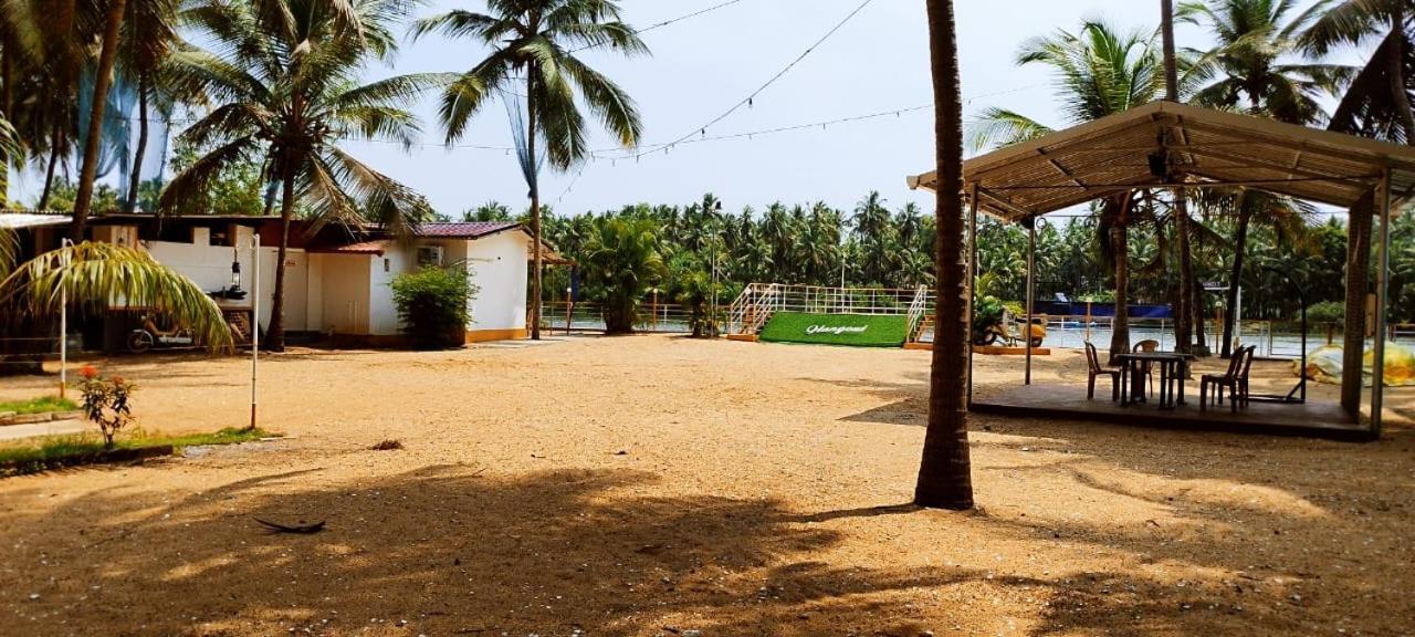 Hangout Kalyanpur Экстерьер фото